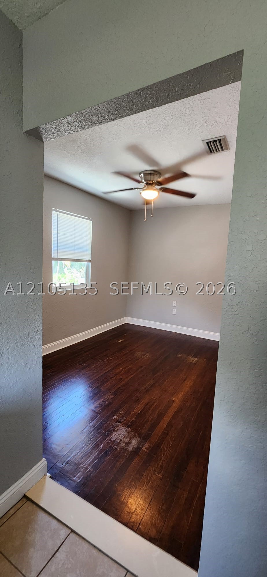 306 Hawthorne Dr 3 Property Photo 6