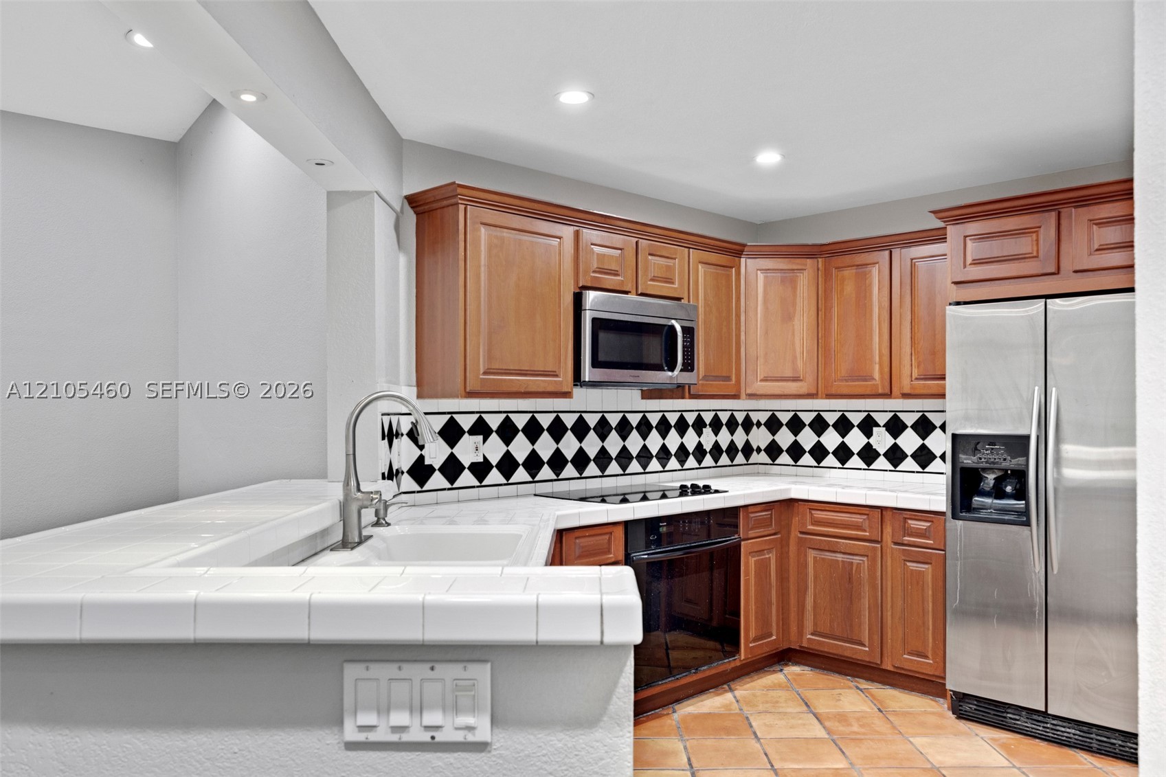 A12105460 Property Photo 5