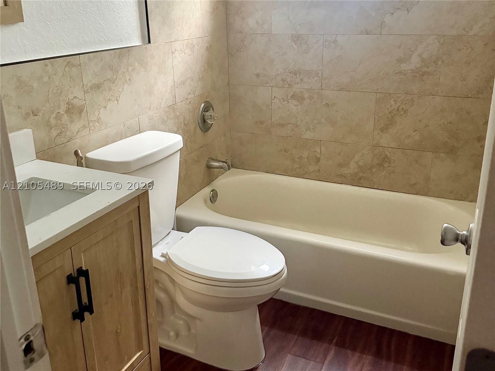 220 Nw 7th Ave 2 Property Photo 1