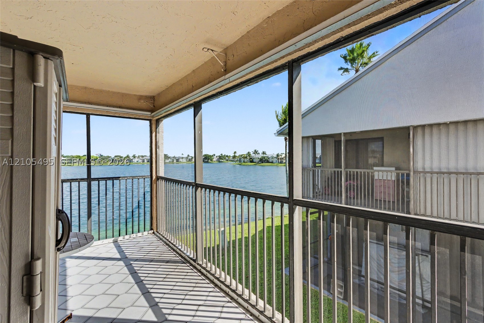 889 Hamilton Dr 889l Property Photo 2