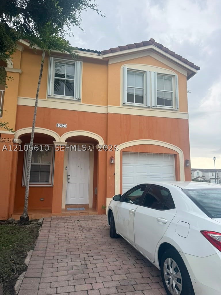10870 SW 243rd Ln Property Photo 1