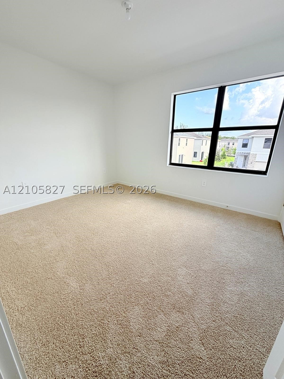 642 Ne 1st Ter Property Photo 12