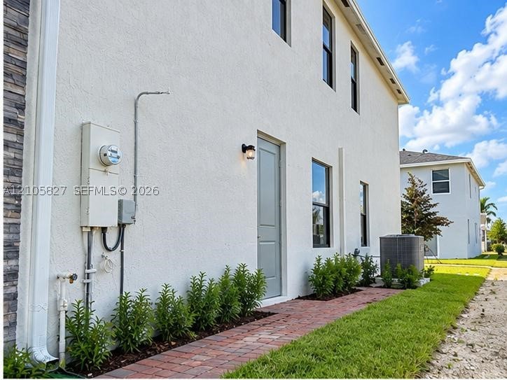 642 Ne 1st Ter Property Photo 18