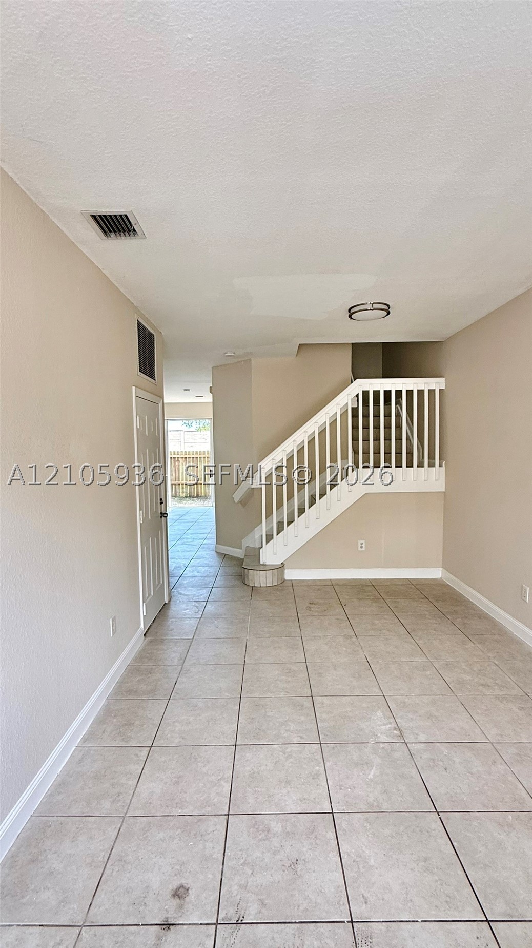 427 Ne 21st Ter 427 Property Photo 4