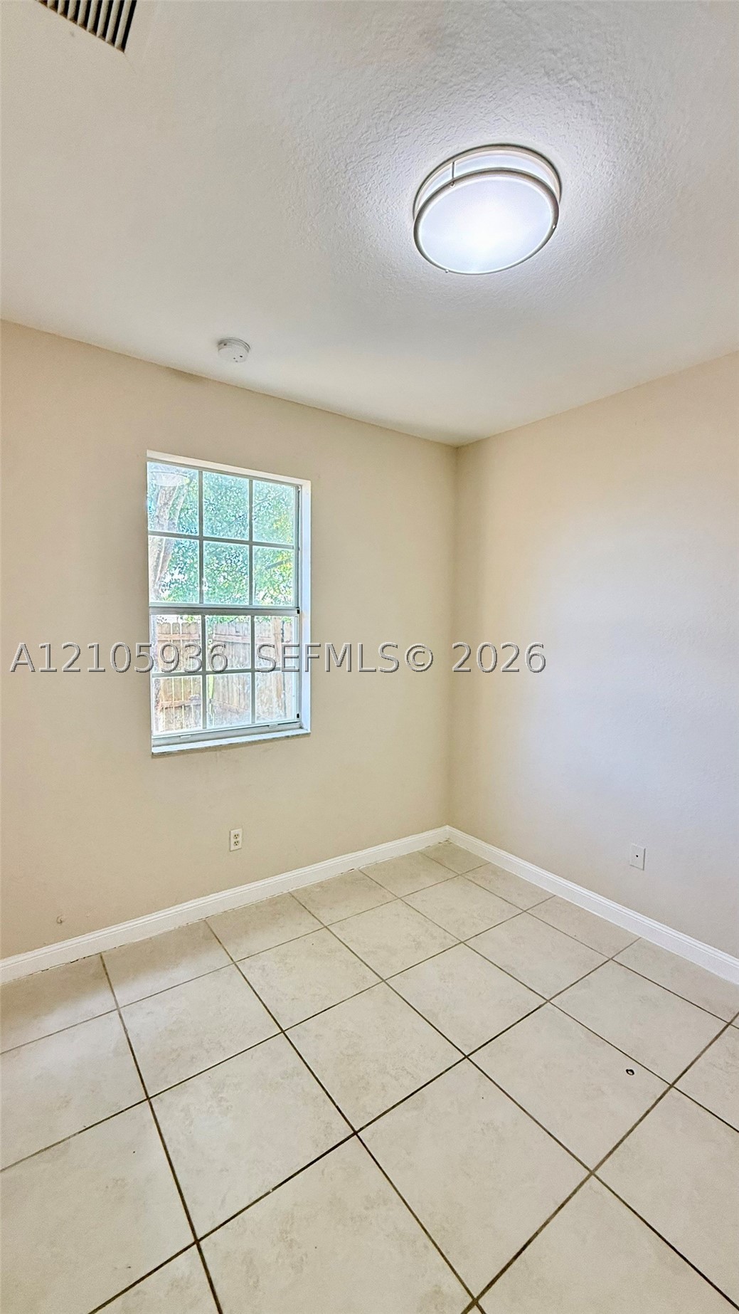 427 Ne 21st Ter 427 Property Photo 8