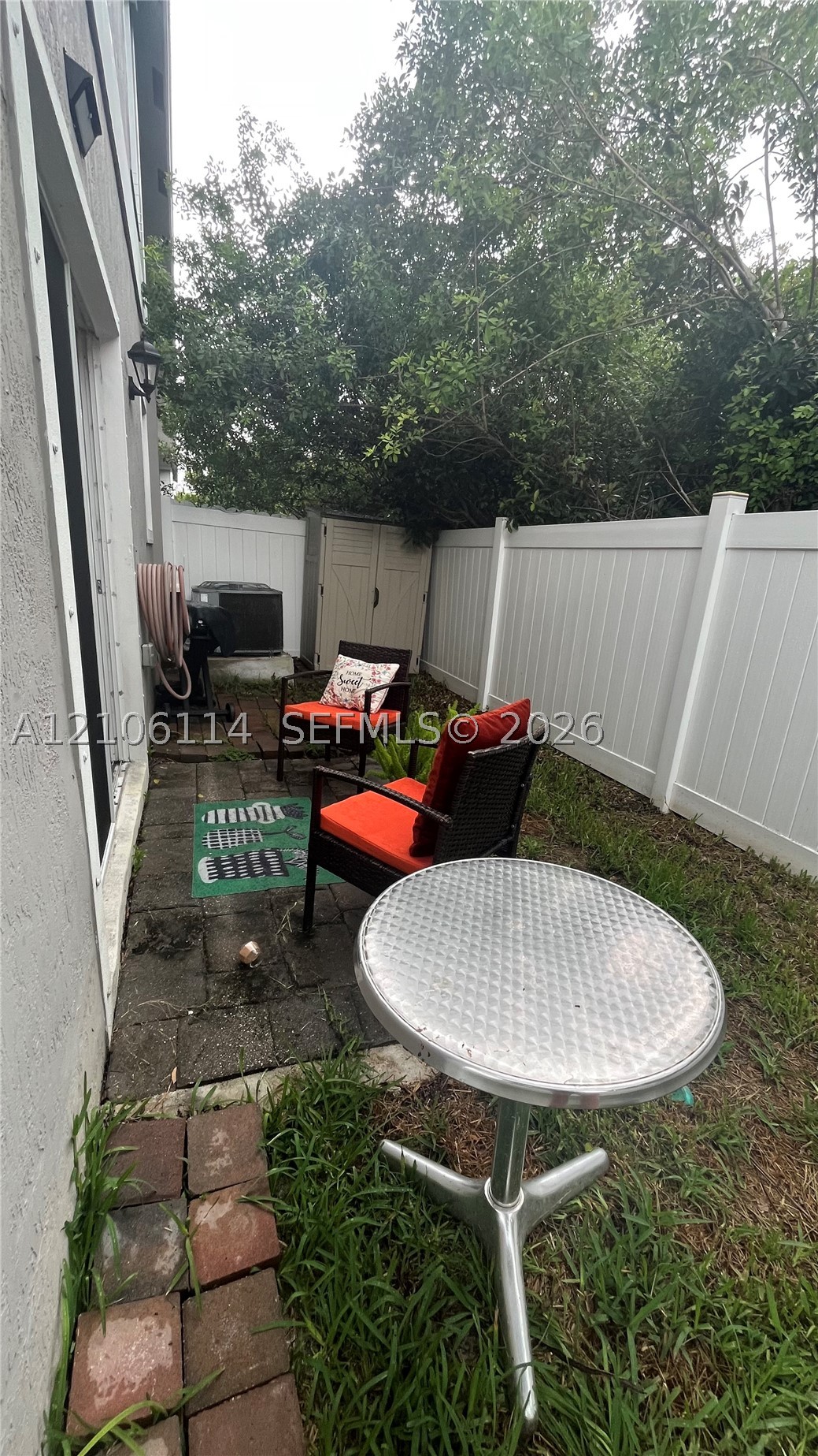 1883 Se 9th Ter Property Photo 10