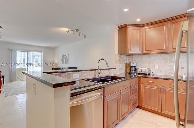 2212 Ne 1st Way 101 Property Photo 1