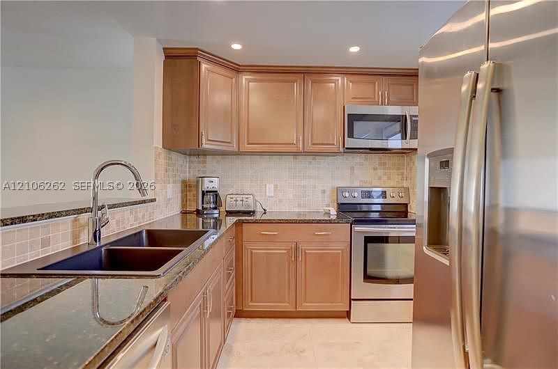 2212 Ne 1st Way 101 Property Photo 4