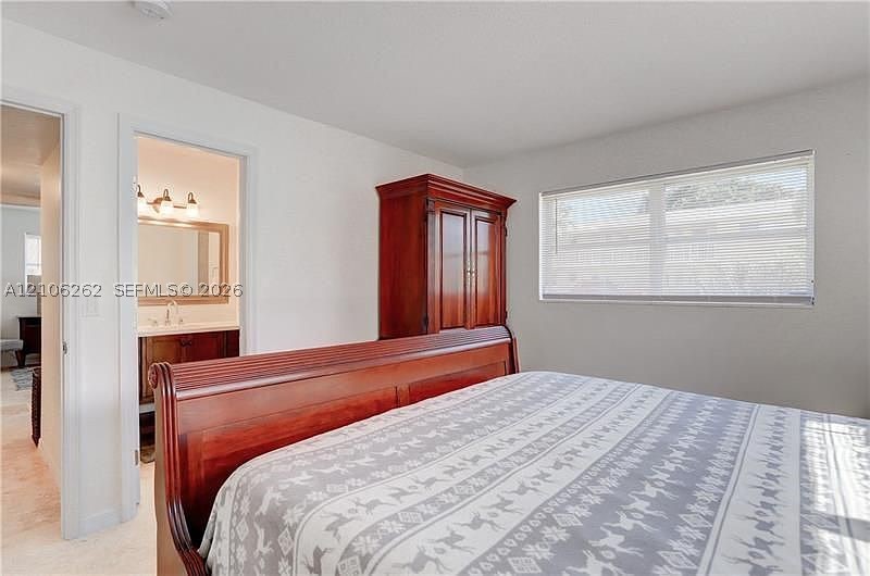 2212 Ne 1st Way 101 Property Photo 10