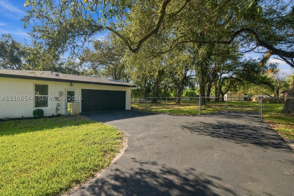 15700 Sw 264th St Property Photo 5