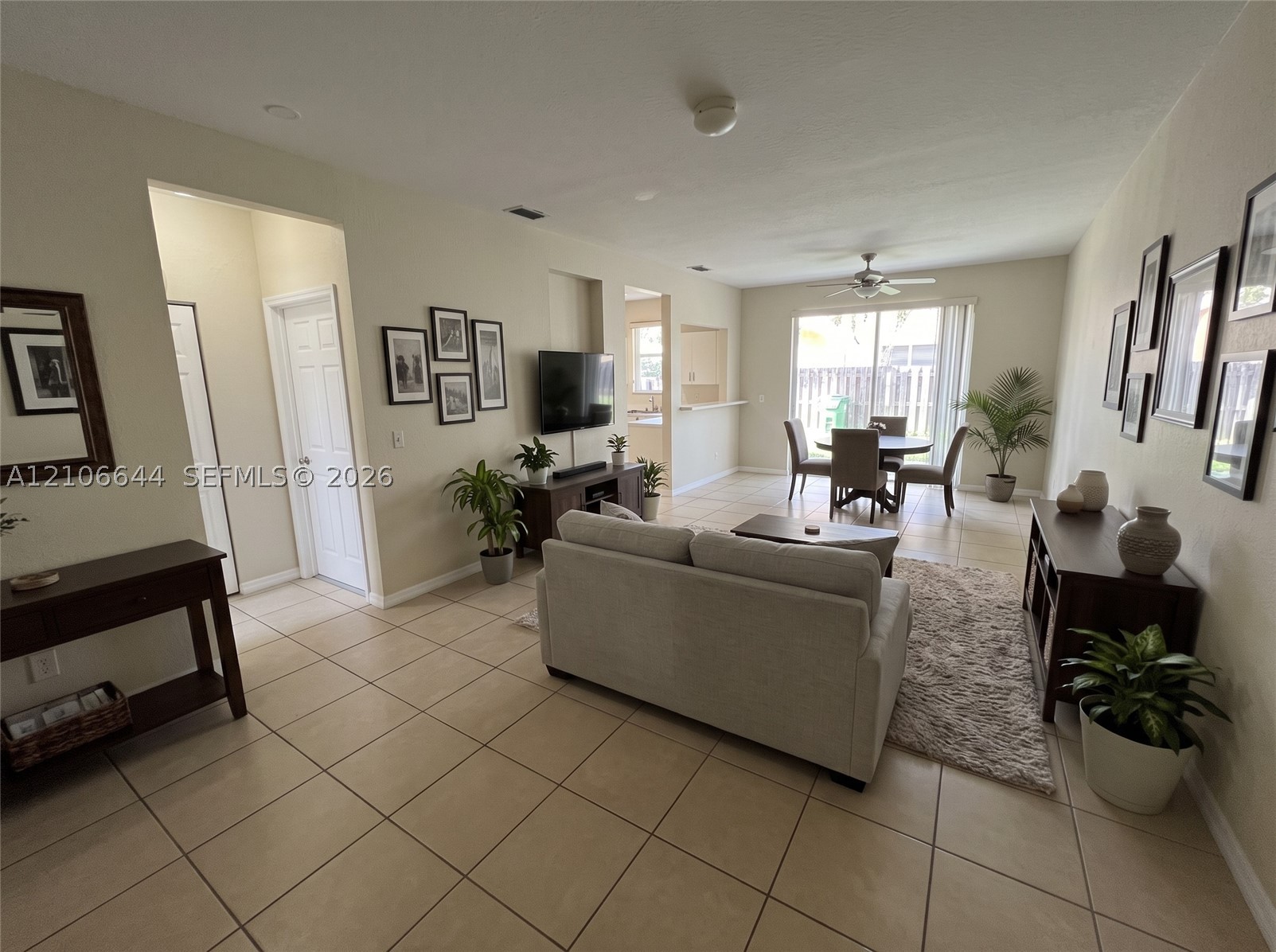 1489 Sw 1 St . Property Photo 8