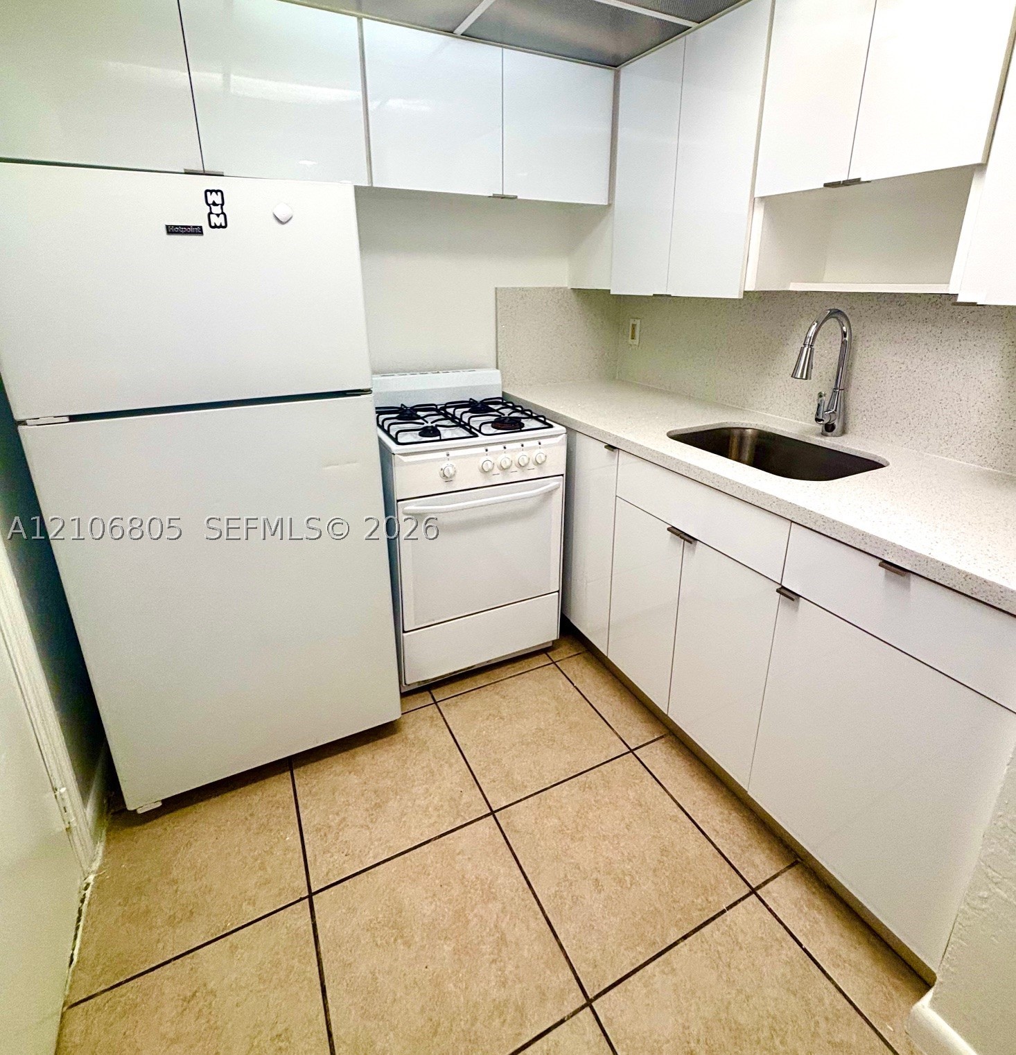 49 Navarre Ave 4 Property Photo 3