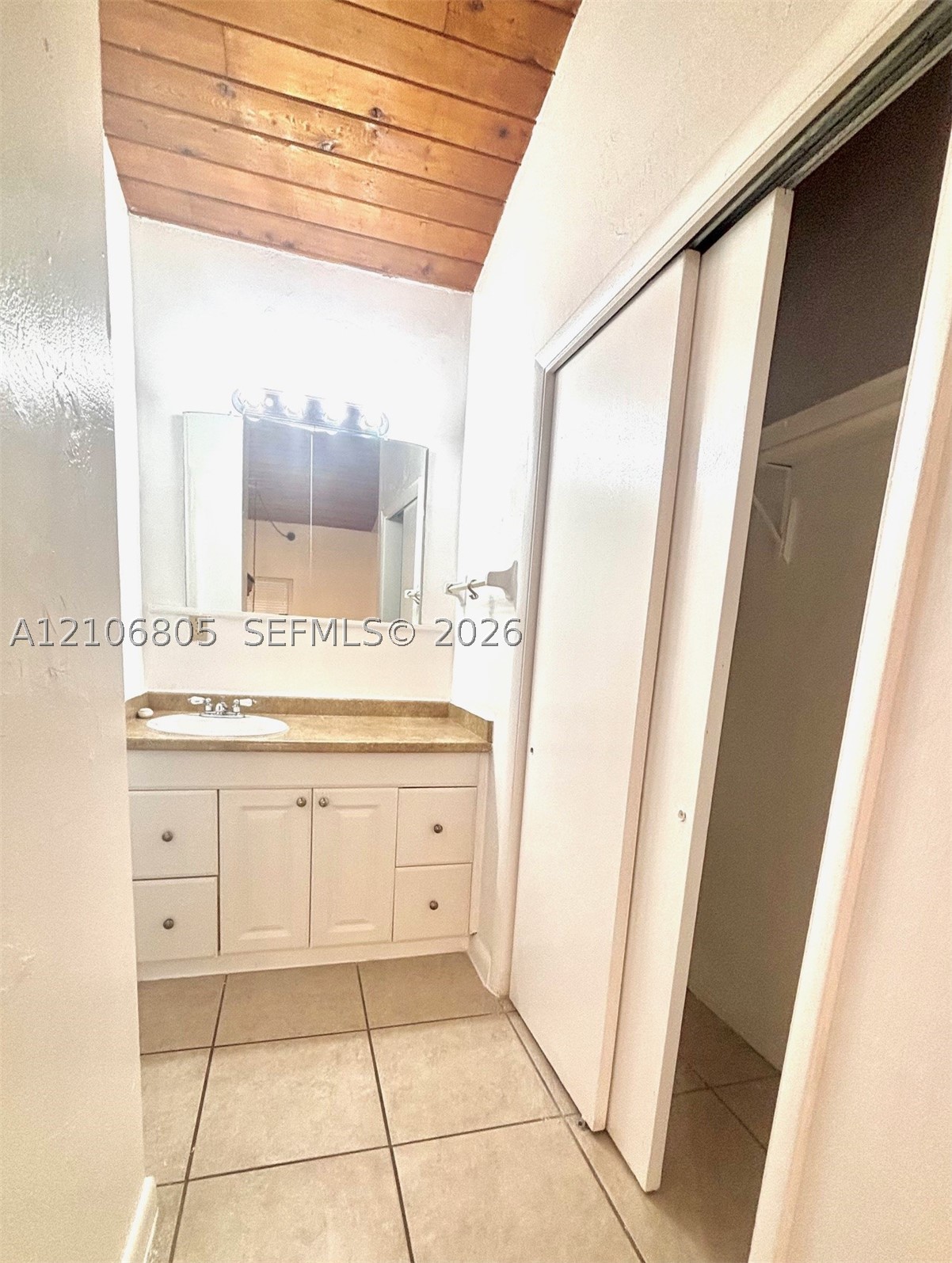 49 Navarre Ave 4 Property Photo 8