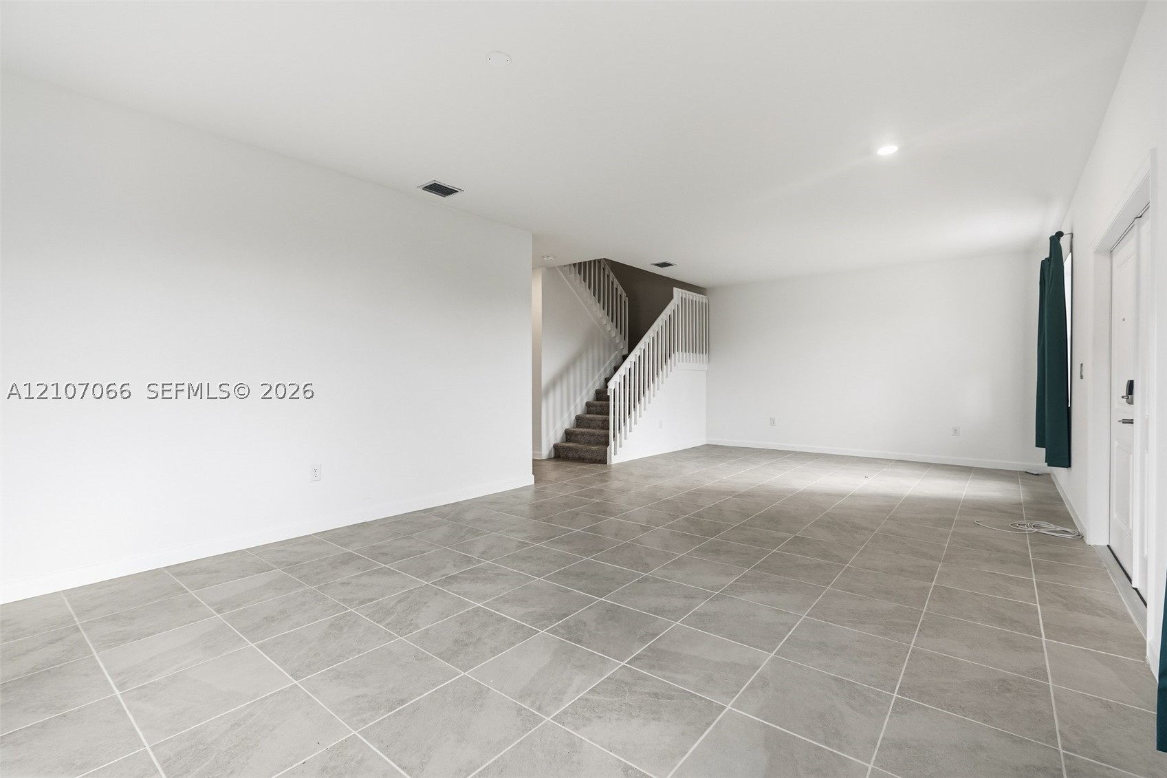 A12107066 Property Photo 10