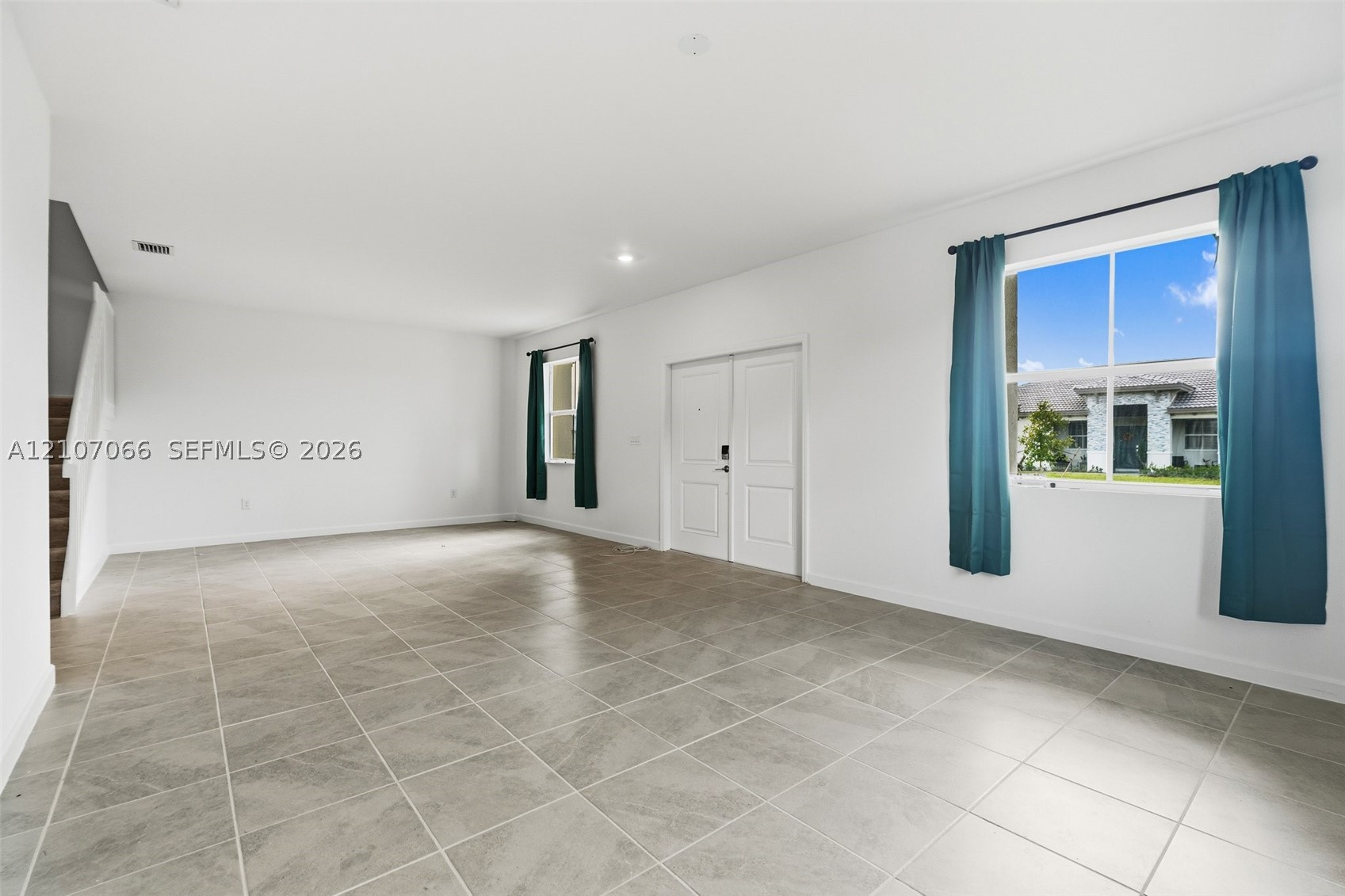 A12107066 Property Photo 11