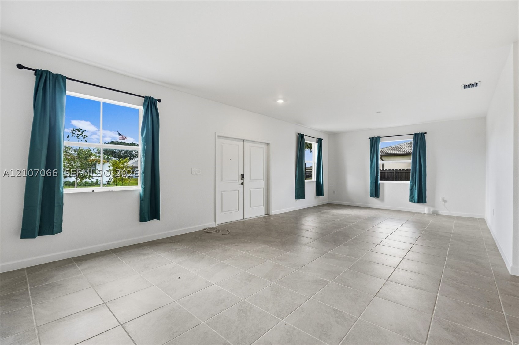 A12107066 Property Photo 12
