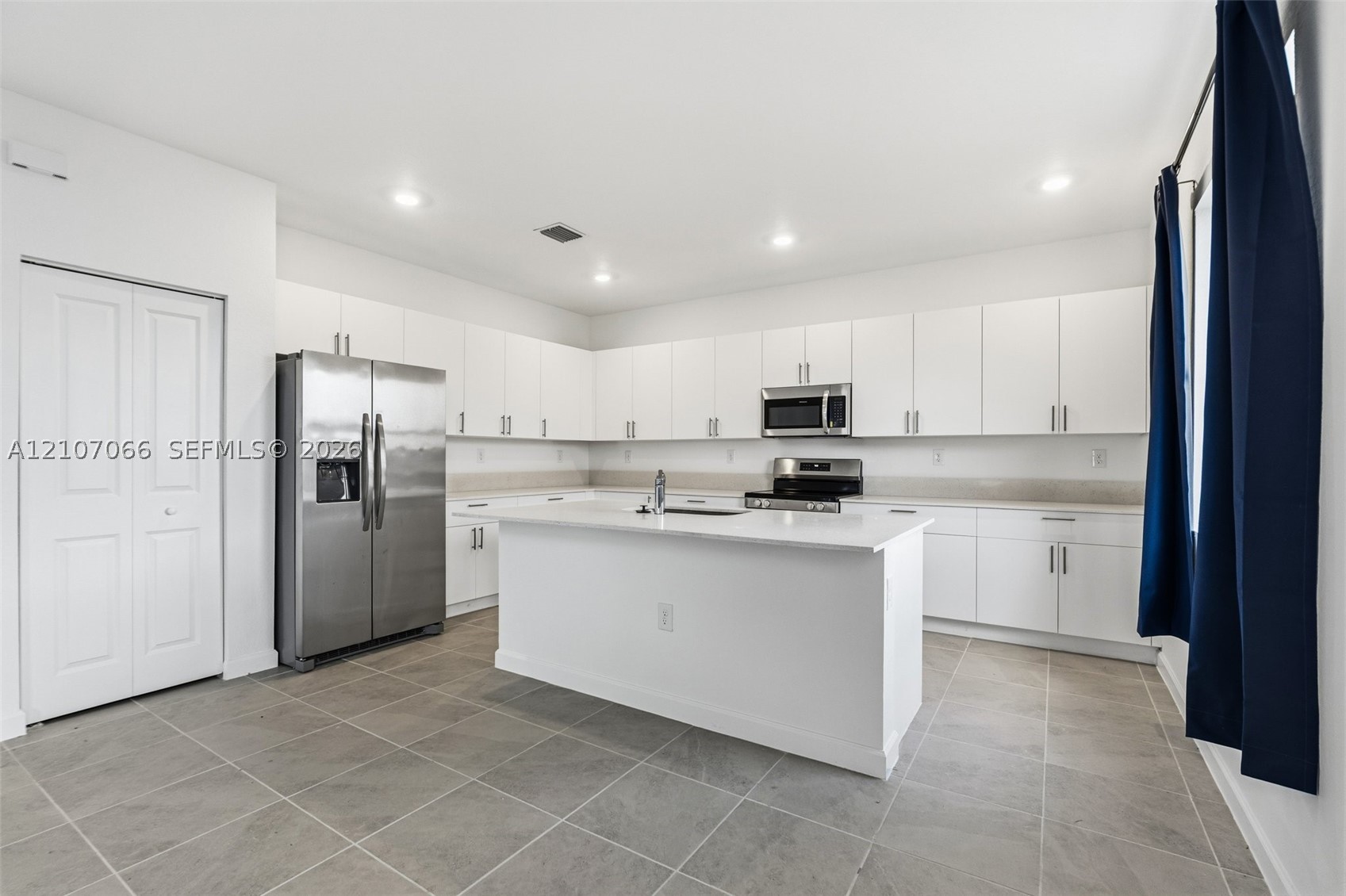 A12107066 Property Photo 22