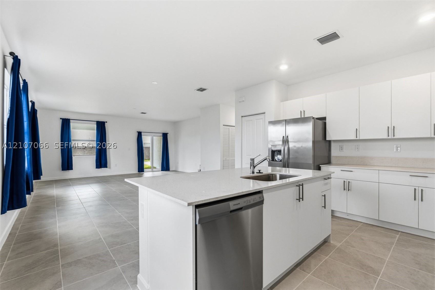 A12107066 Property Photo 24