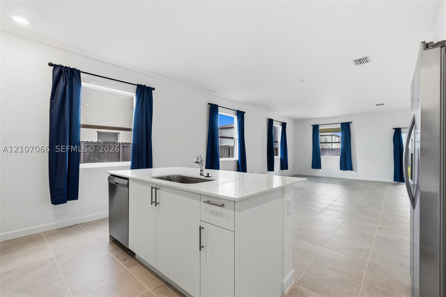 A12107066 Property Photo 25