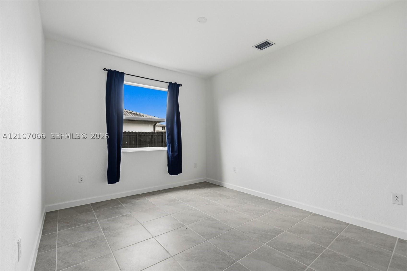 A12107066 Property Photo 27