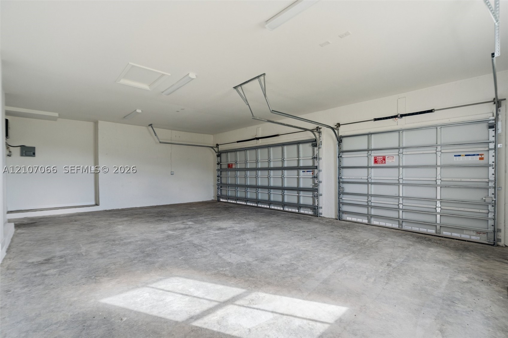 A12107066 Property Photo 35