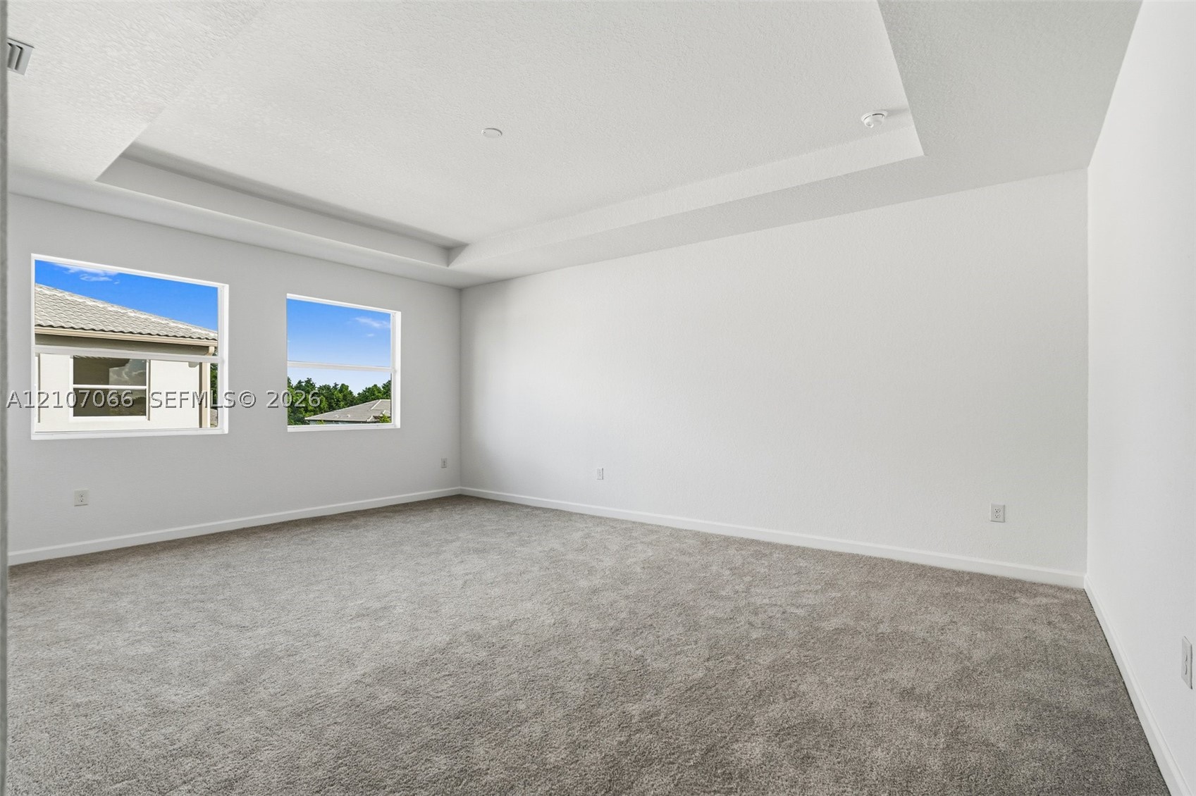 A12107066 Property Photo 37