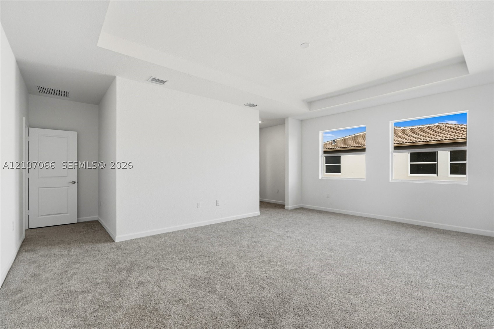 A12107066 Property Photo 38