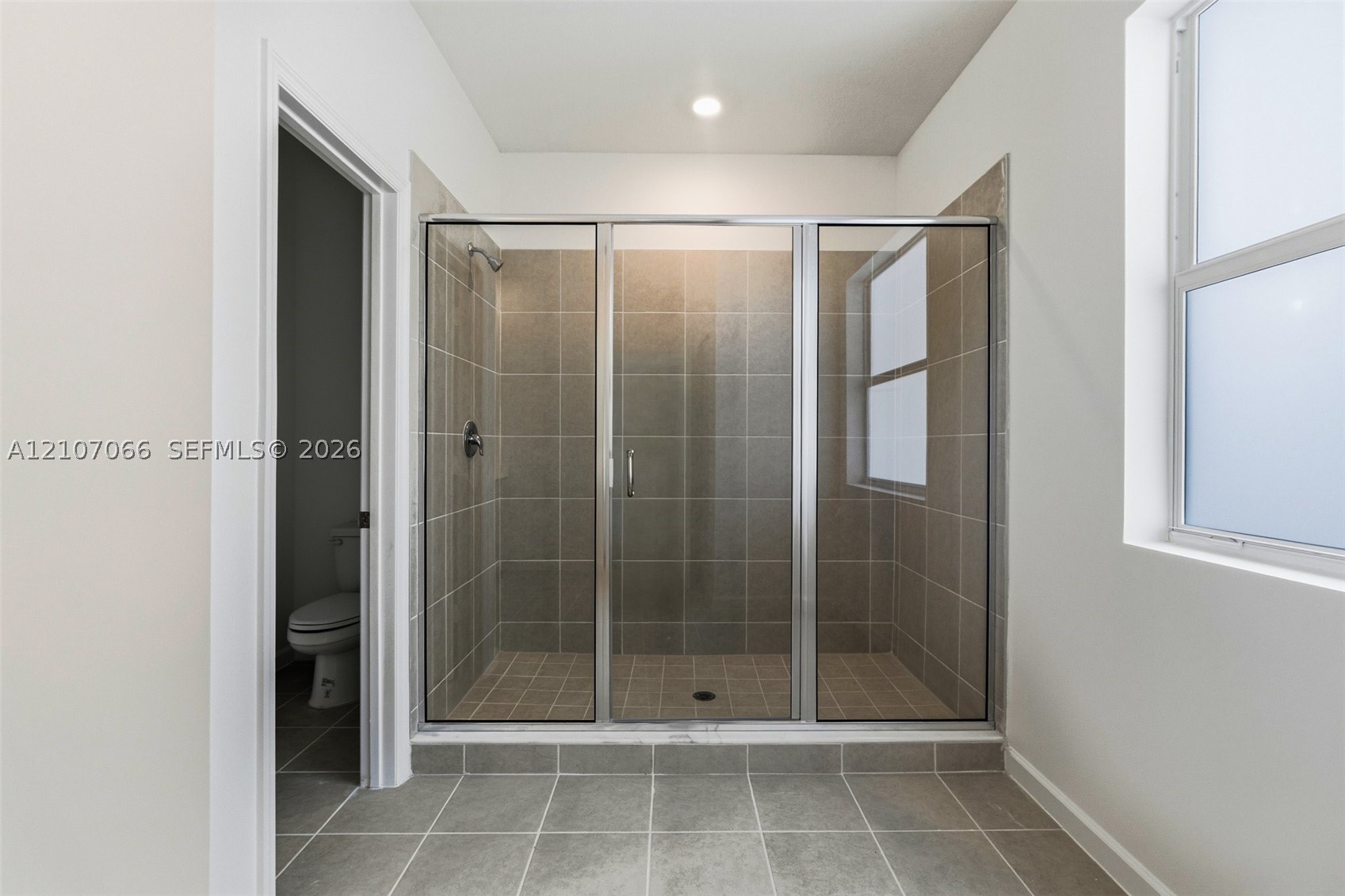 A12107066 Property Photo 46