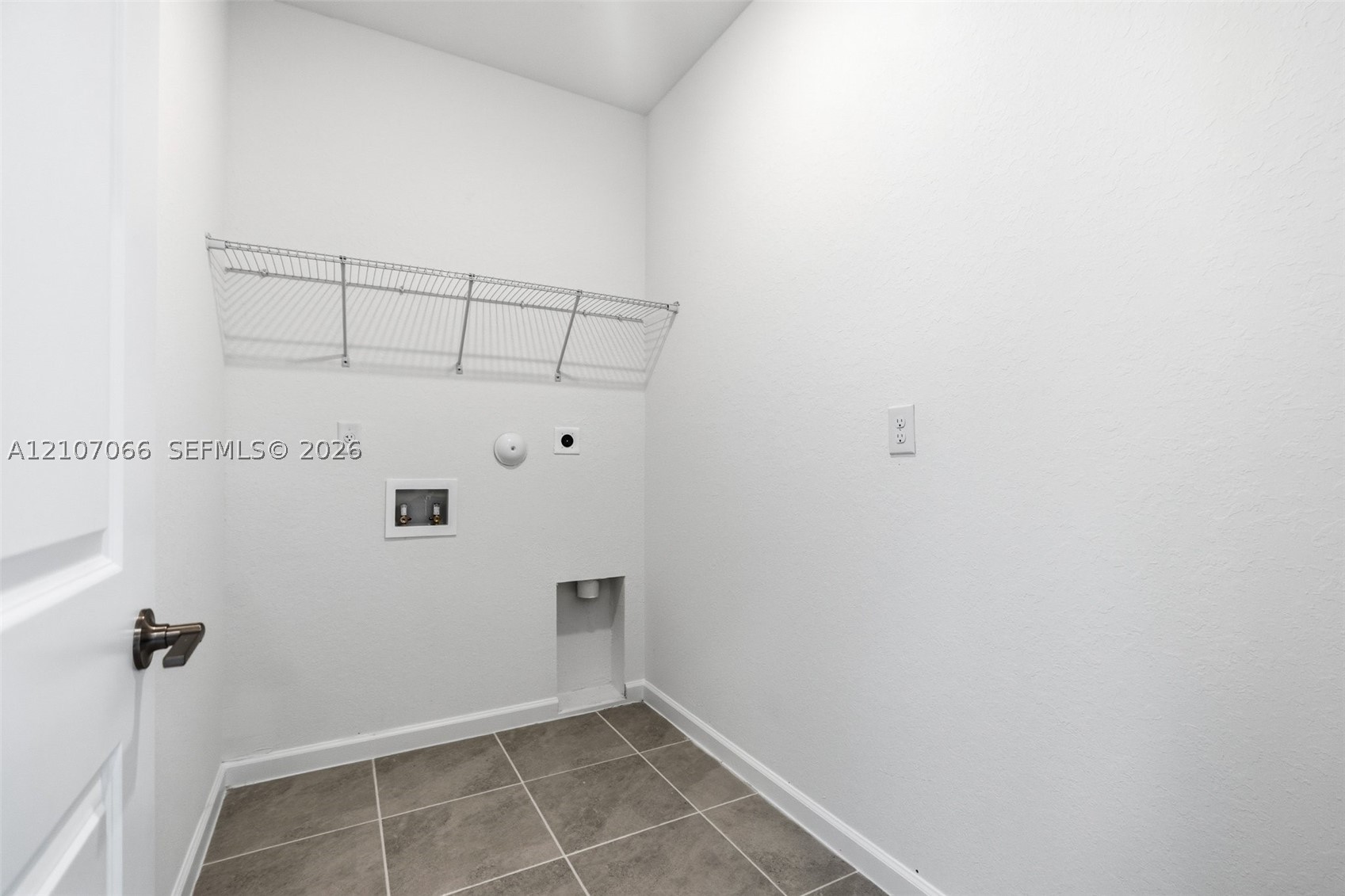 A12107066 Property Photo 58