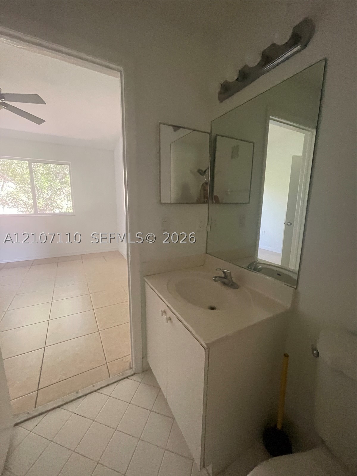 2911 Se 13th Rd 203-40 Property Photo 12