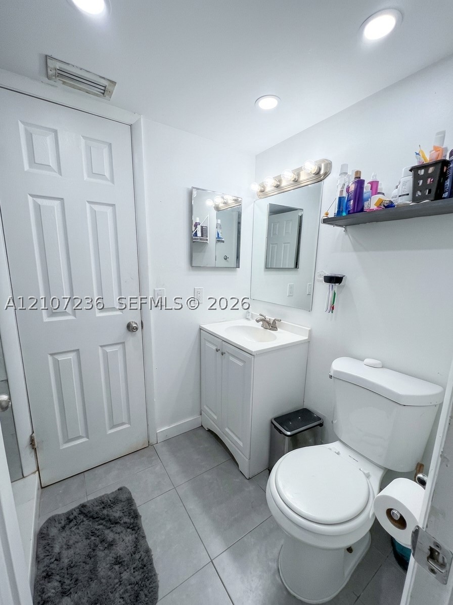 980 Constitution Dr 980c Property Photo 8