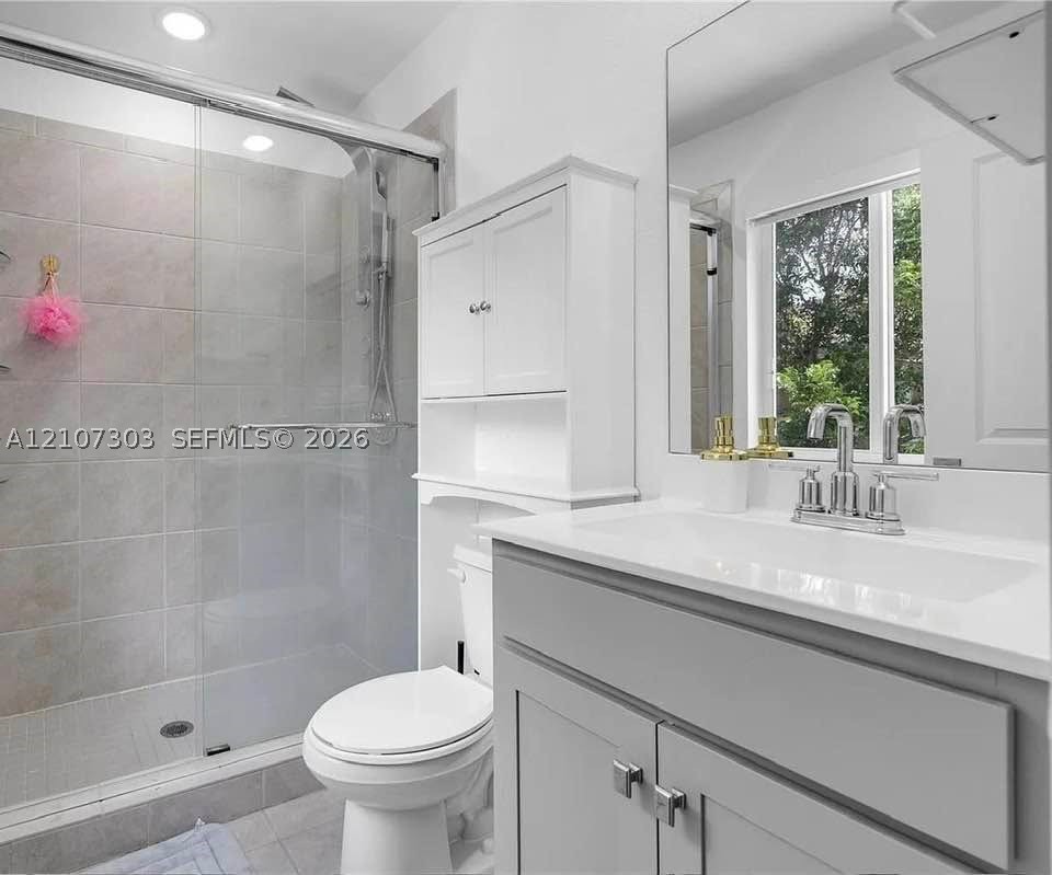1042 Se 23rd Ter Property Photo 8