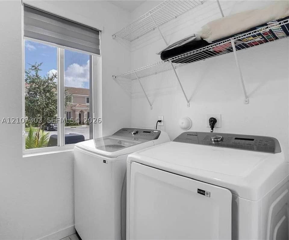 1042 Se 23rd Ter Property Photo 12