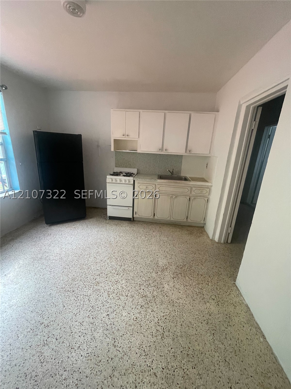1055 SW 4th St C Property Photo 1