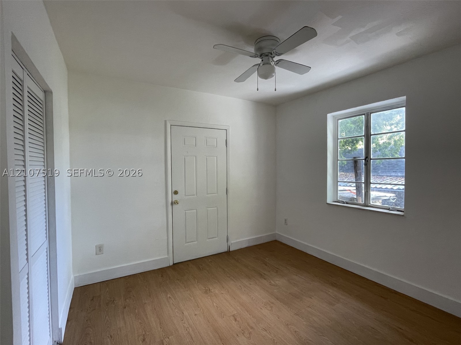 1201 Sw 13th St 1205 Property Photo 7