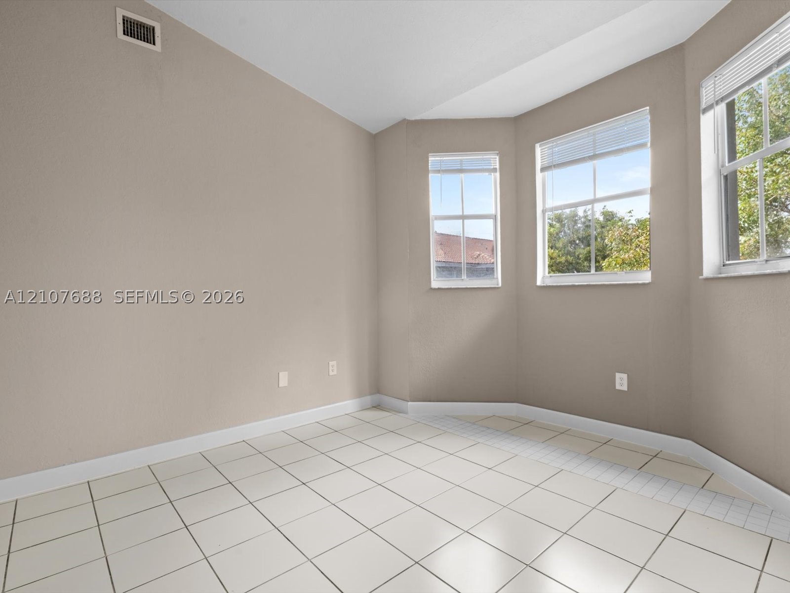 1677 Se 27th Ct 202 Property Photo 17