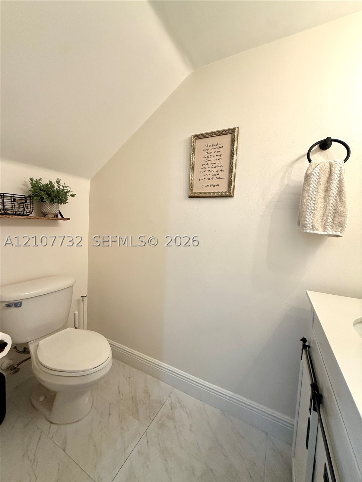 153 Se 28th Pl 7 Property Photo 14