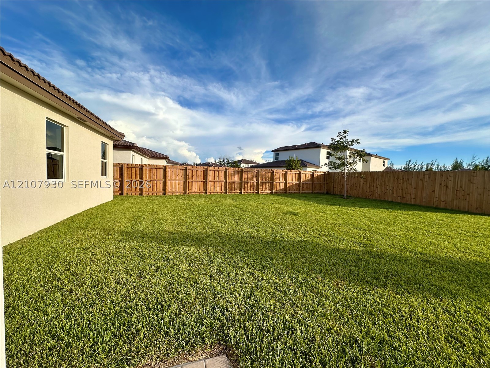 2464 Se 29 Drive . Property Photo 3