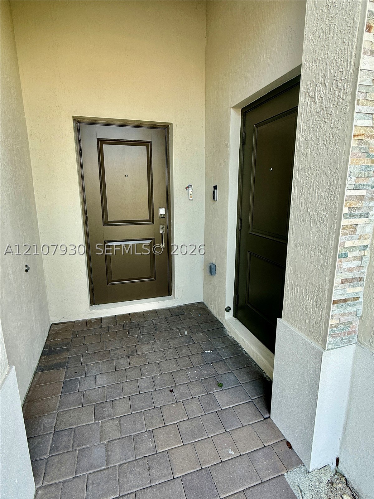 2464 Se 29 Drive . Property Photo 7