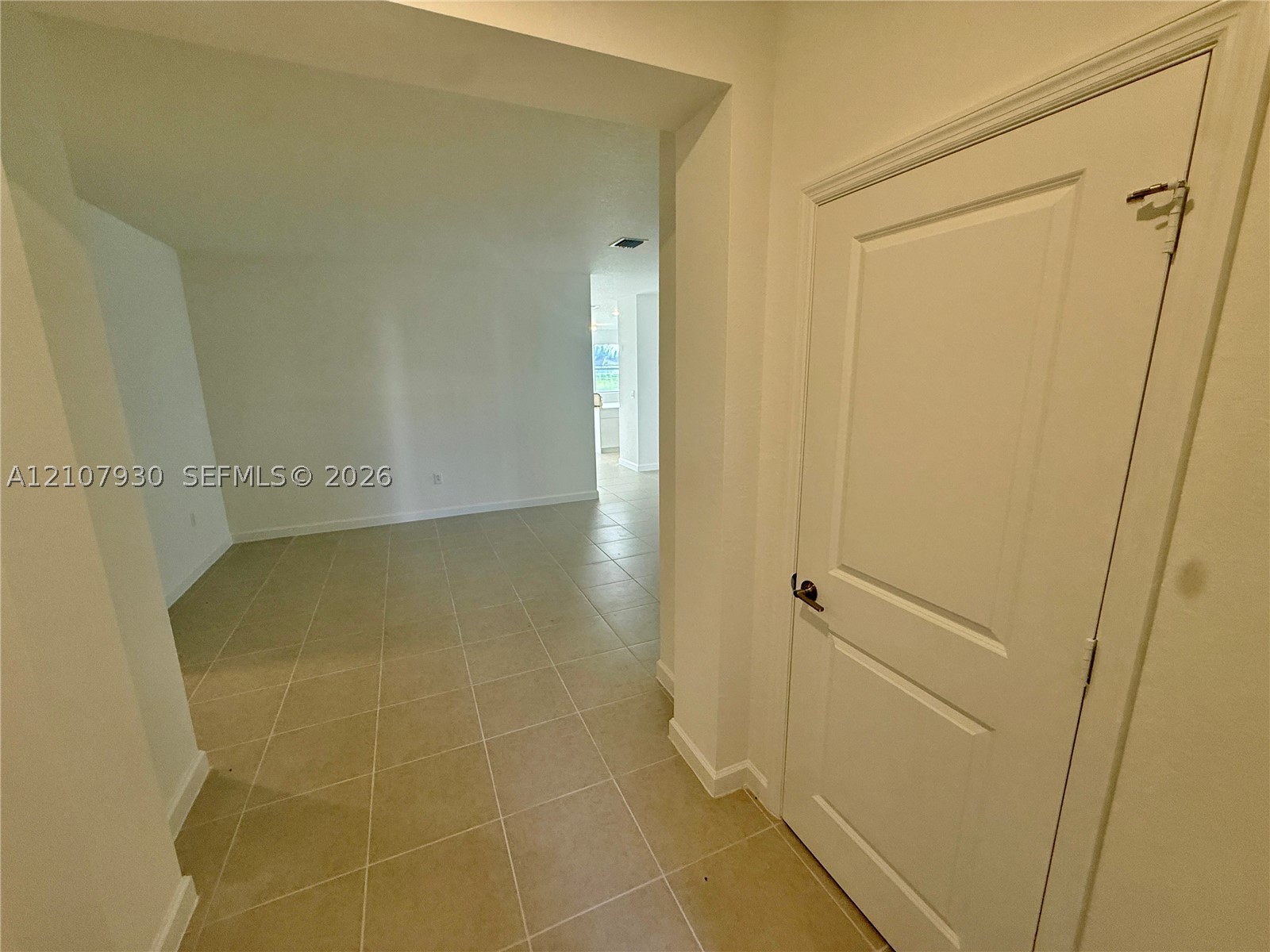 2464 Se 29 Drive . Property Photo 8