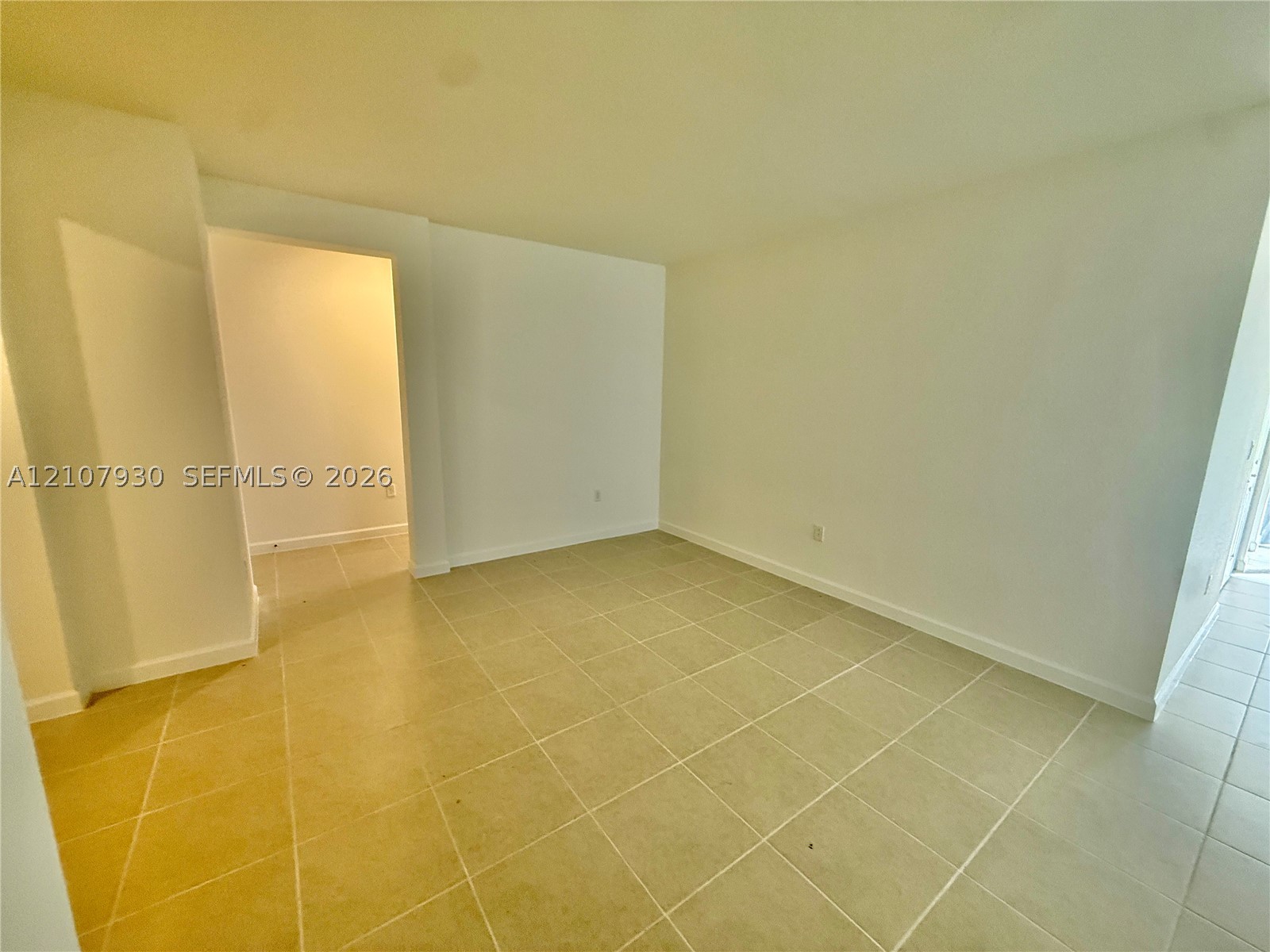 2464 Se 29 Drive . Property Photo 10