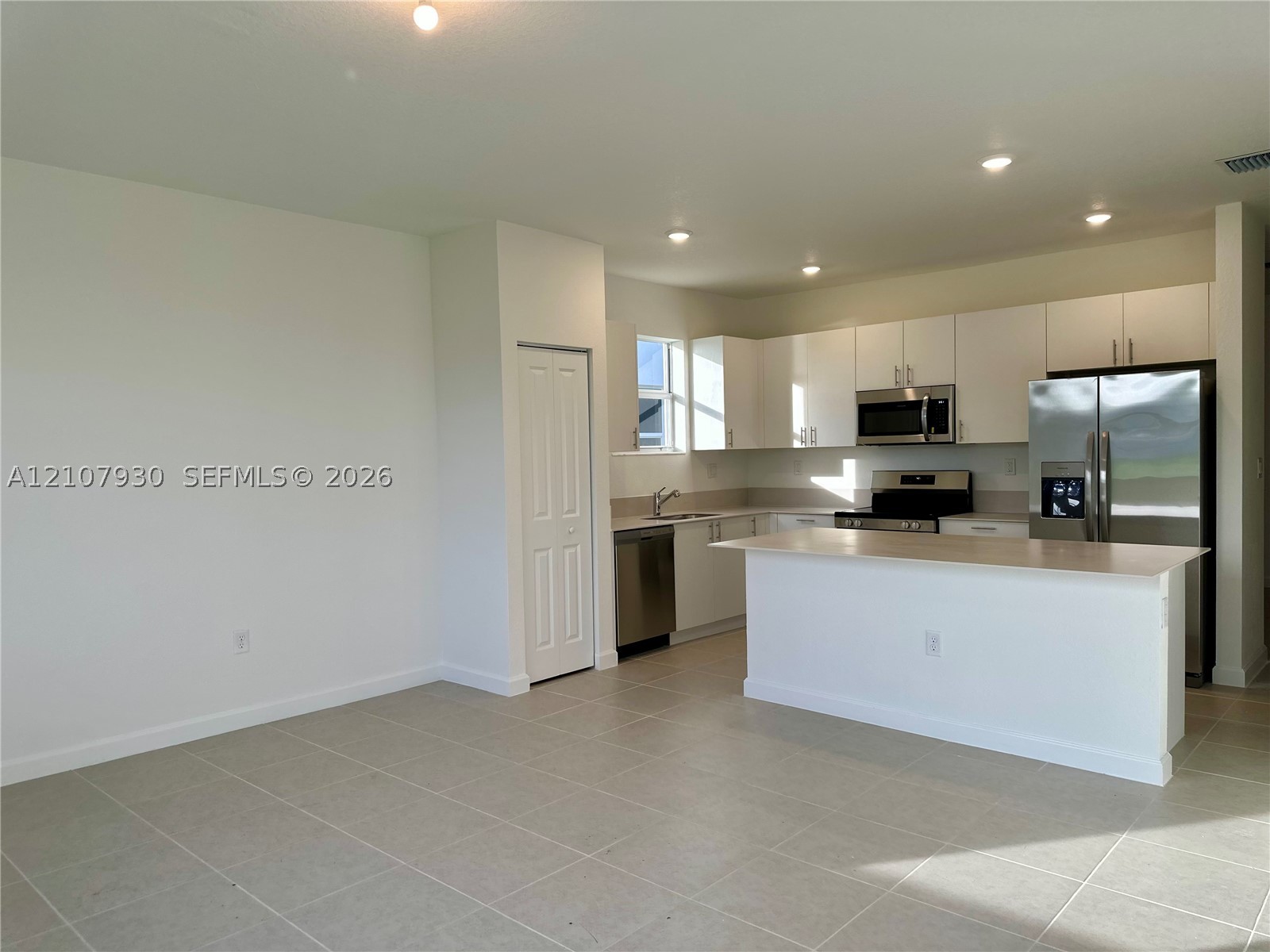 2464 Se 29 Drive . Property Photo 13