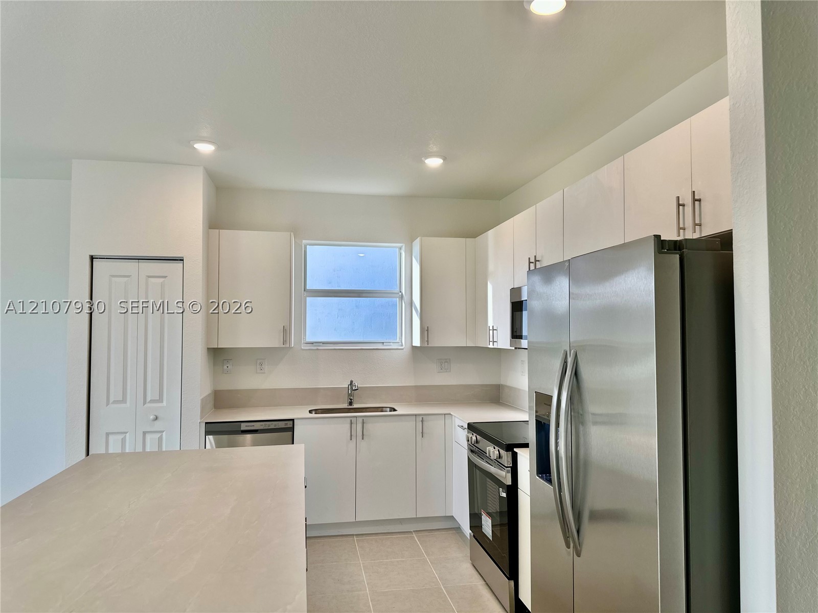 2464 Se 29 Drive . Property Photo 14