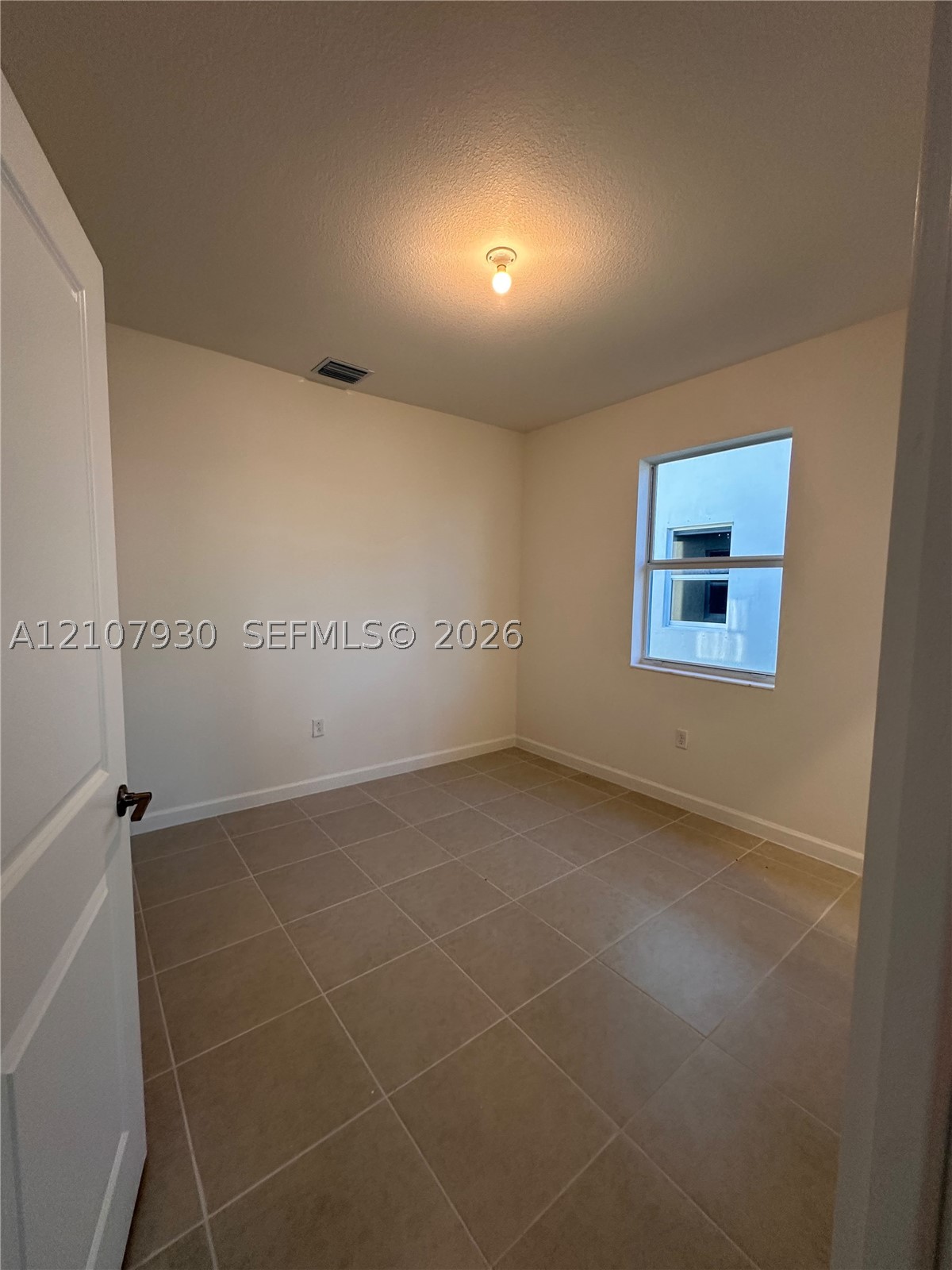 2464 Se 29 Drive . Property Photo 27
