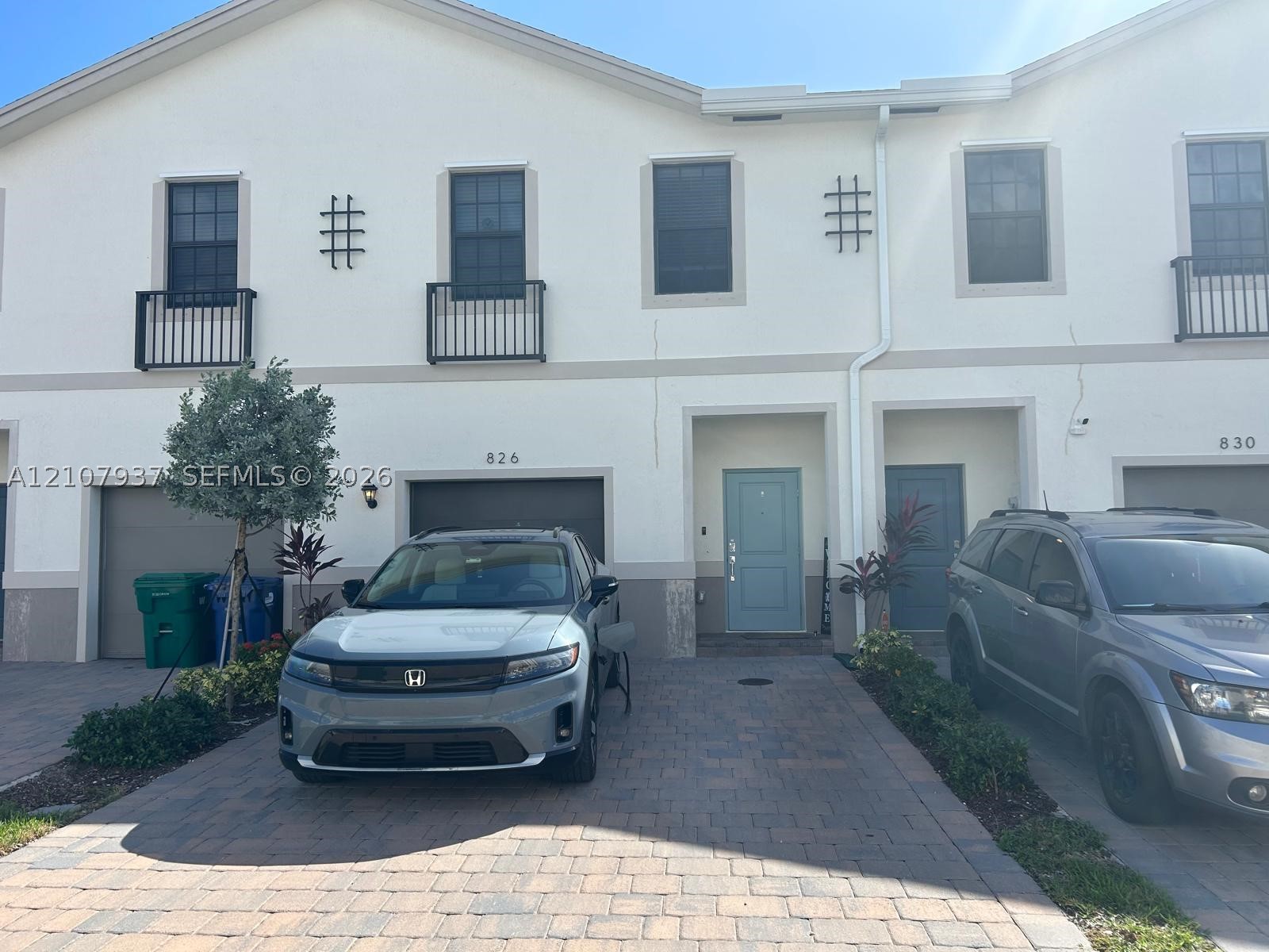 826 Sw 11th Ter Property Photo 1