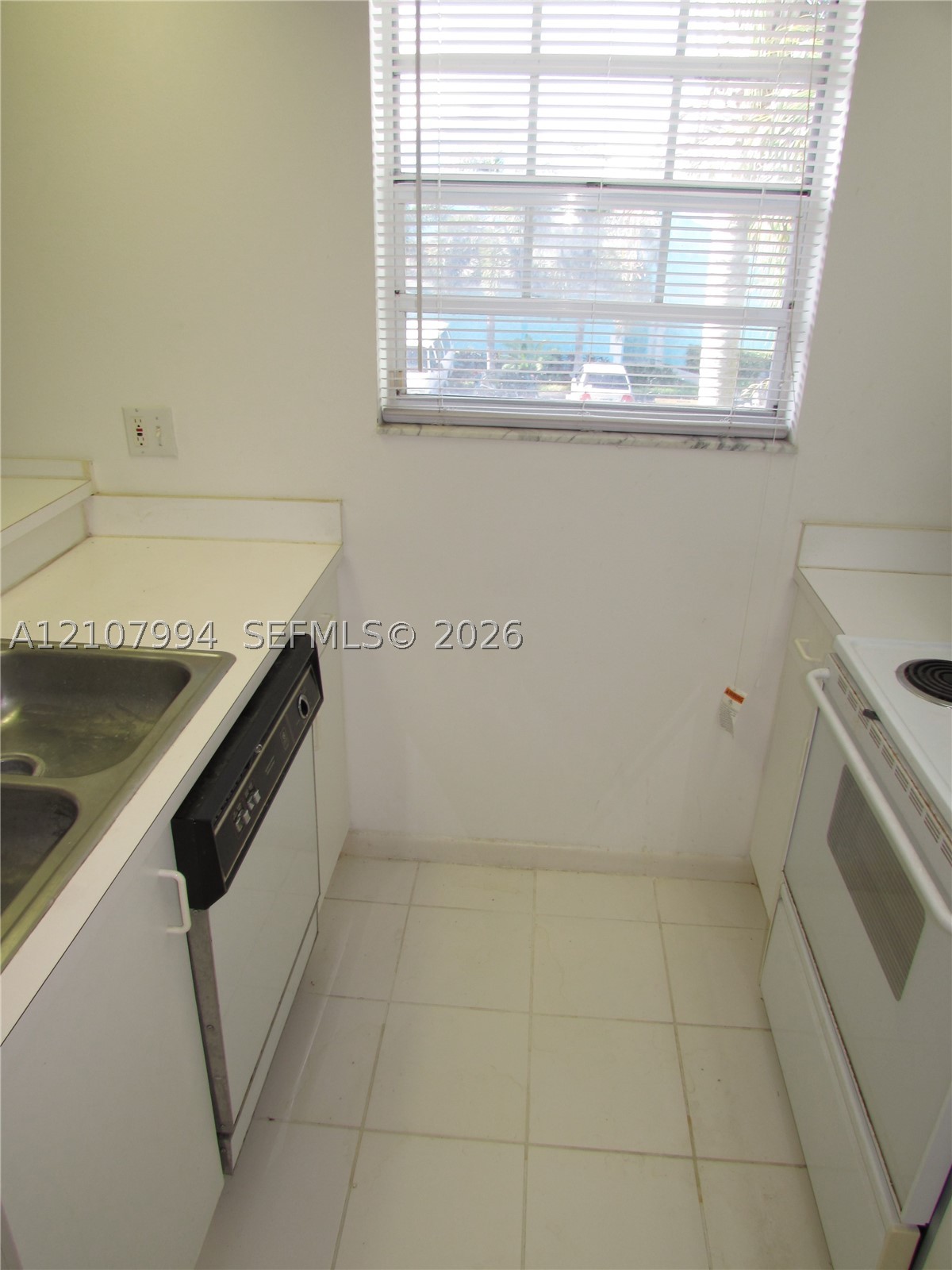 2654 Se 20th Ct 206-d Property Photo 18