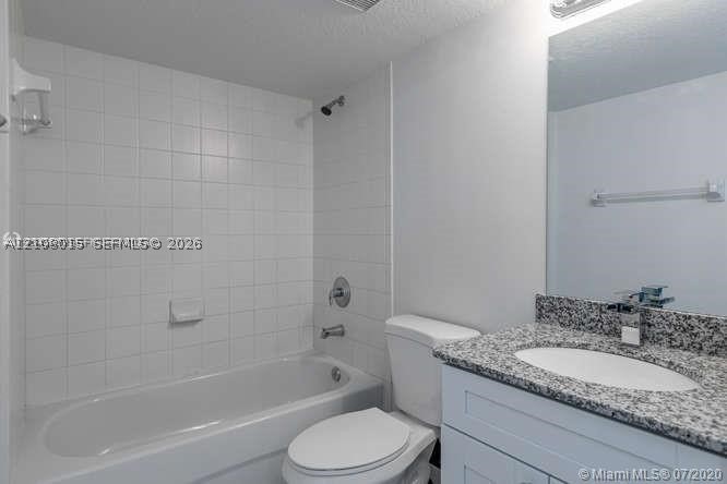 2701 Se 12th Pl 104 Property Photo 11