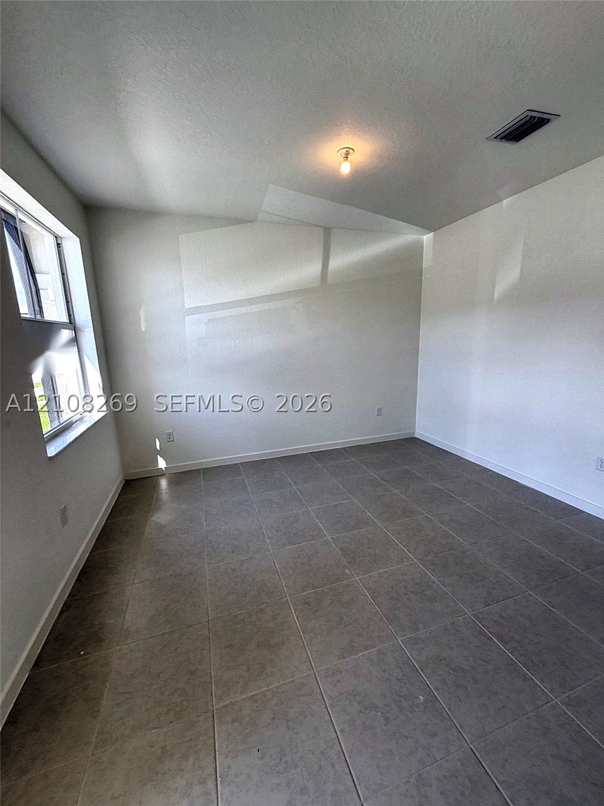 2593 Se 25th Dr Property Photo 4