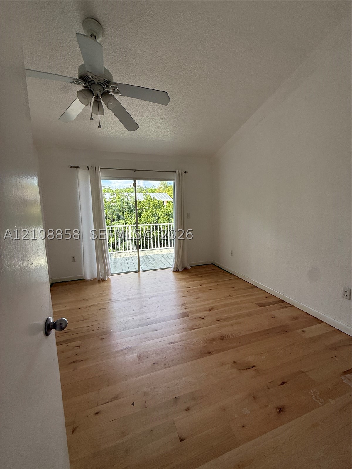 172 Valois Blvd Property Photo 24