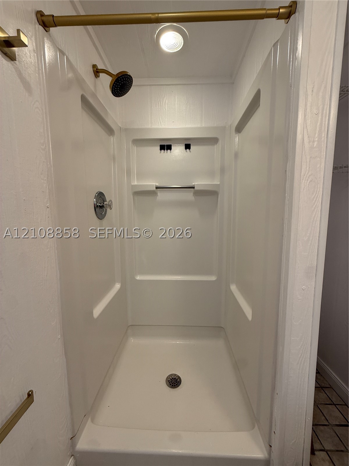 172 Valois Blvd Property Photo 34